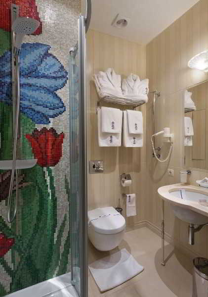 Room thumbnail 6