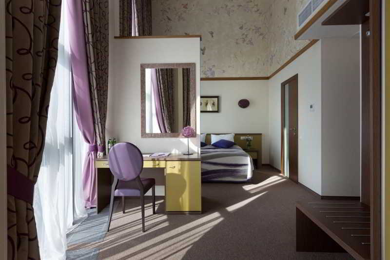Room thumbnail 10
