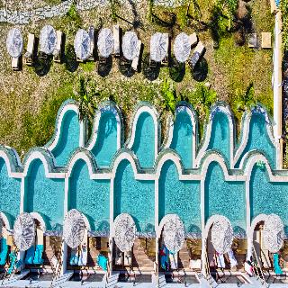 Alia Luxury Suites, ,