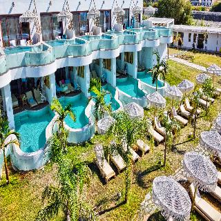 Alia Luxury Suites, ,