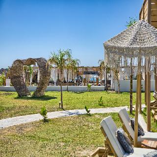 Alia Luxury Suites, ,