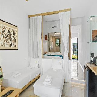 Alia Luxury Suites, ,