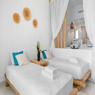 Alia Luxury Suites, ,
