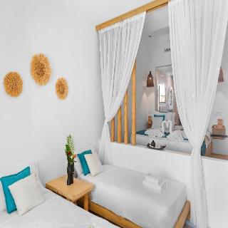 Alia Luxury Suites, ,