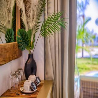 Alia Luxury Suites, ,