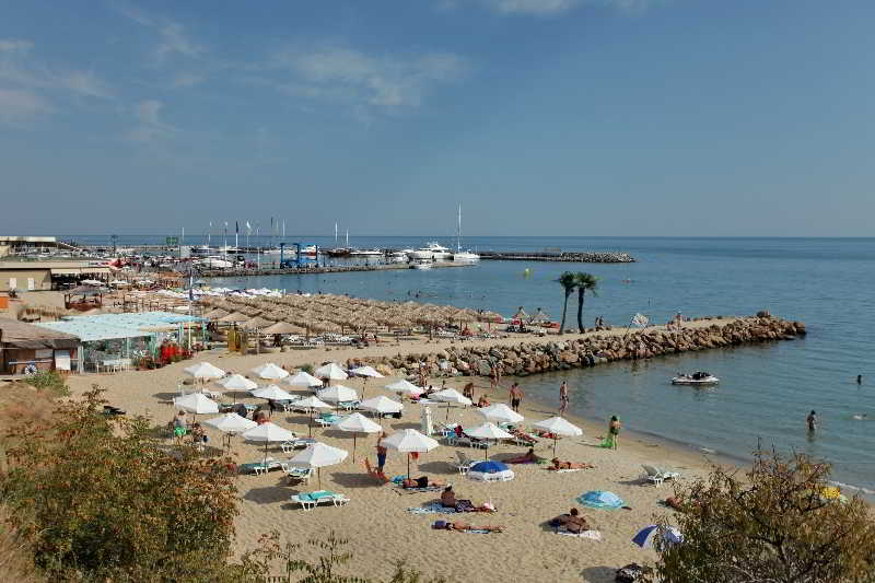 Beach thumbnail 11
