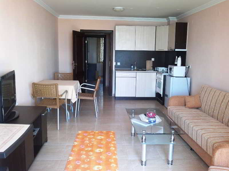 Room thumbnail 5