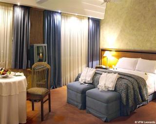 Room thumbnail 1