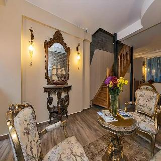 By Murat Royal Hotel