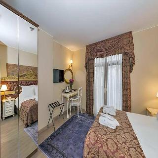 By Murat Royal Hotel
