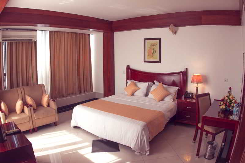 Room thumbnail 5