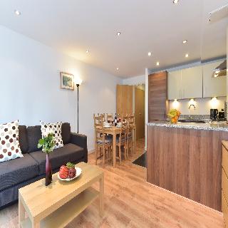 Amber Nike Apartments, Londyn