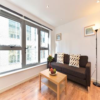 Amber Nike Apartments, Londyn