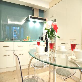 Amber Nike Apartments, Londyn