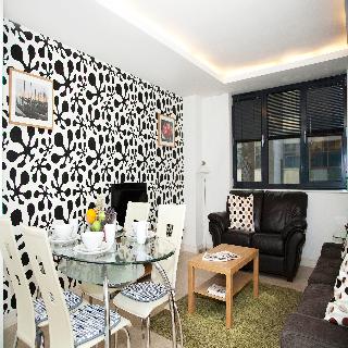 Amber Nike Apartments, Londyn