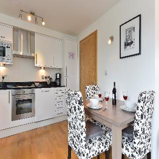 Amber Nike Apartments, Londyn