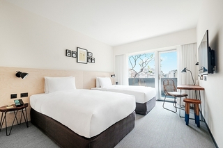 Room:TWN.ST-1