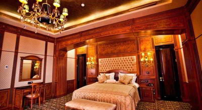 Room thumbnail 2