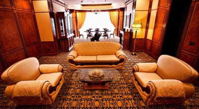 Room thumbnail 3