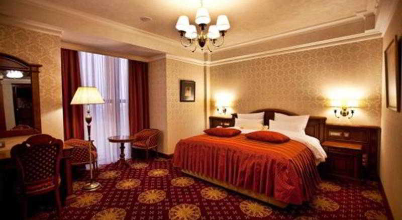 Room thumbnail 5