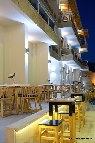 Grand Theoni Hotel Suites & Spa