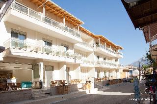 Grand Theoni Hotel Suites & Spa
