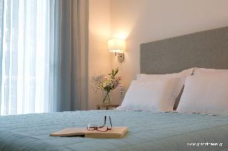 Grand Theoni Hotel Suites & Spa