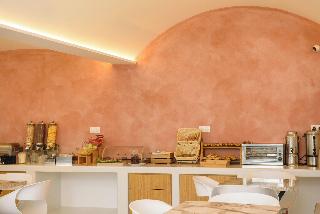 Yperia Hotel