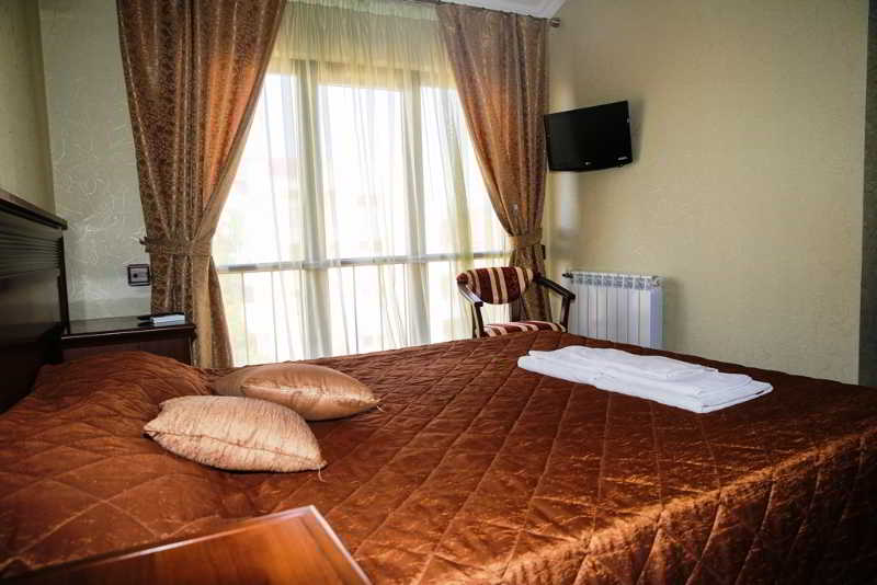 Room thumbnail 1