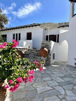 Aeolos