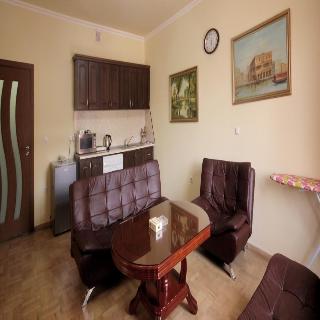 Room thumbnail 5