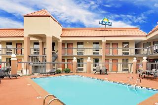 Days Inn by Wyndham Columbus