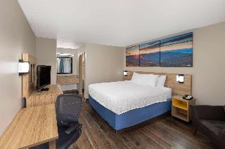 1 King Bed Smoking