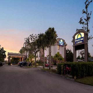 Days Inn by Wyndham Fort Myers Nr JetBlue