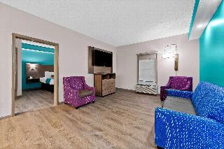 1 King Bed Suite Non-Smoking