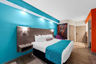 1 King Bed Non-Smoking