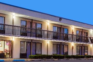 Knights Inn - Fredericksburg