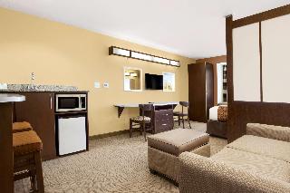 1 Queen Bed Mobility/Hearing Impaired Accessible Studio Suite Non-Smoking