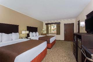 2 Queen Beds Pool Side Main Floor Non-Smoking