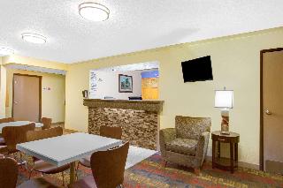 Super 8 by Wyndham Lewisburg