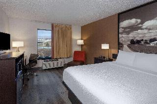 1 King Bed Non-Smoking