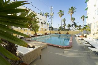 DAYS INN AND SUITES MIAMI/NORTH BEACH OCEANFRONT