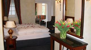 Room thumbnail 5