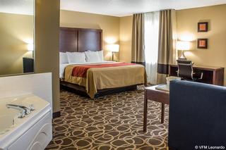 Comfort Inn Dyersville near Field of Dreams