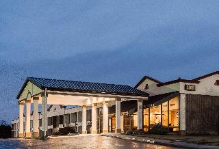 Red Roof Inn & Suites Mt Holly - McGuire AFB