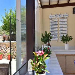 Villa Angira