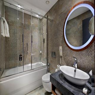 DoubleTree by Hilton Istanbul - Piyalepasa