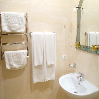 Room thumbnail 3