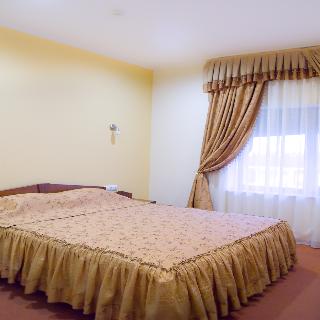 Room thumbnail 4