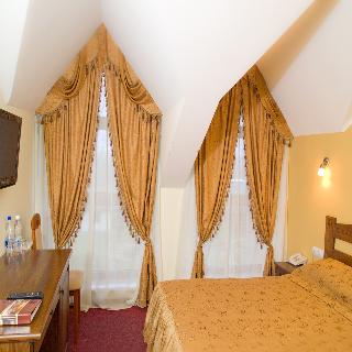 Room thumbnail 6